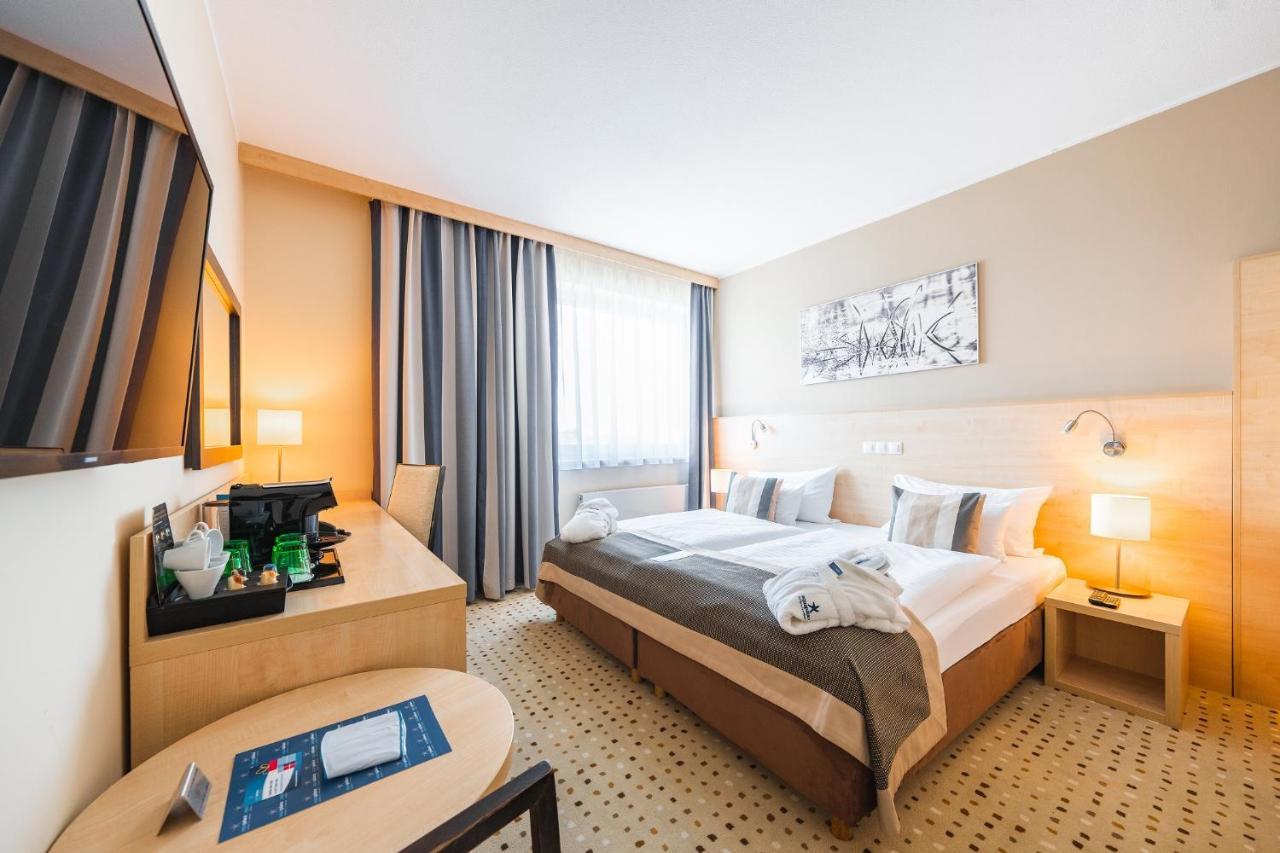 Superior Double or Twin Room without waterpark Access,1272728281:JPEG