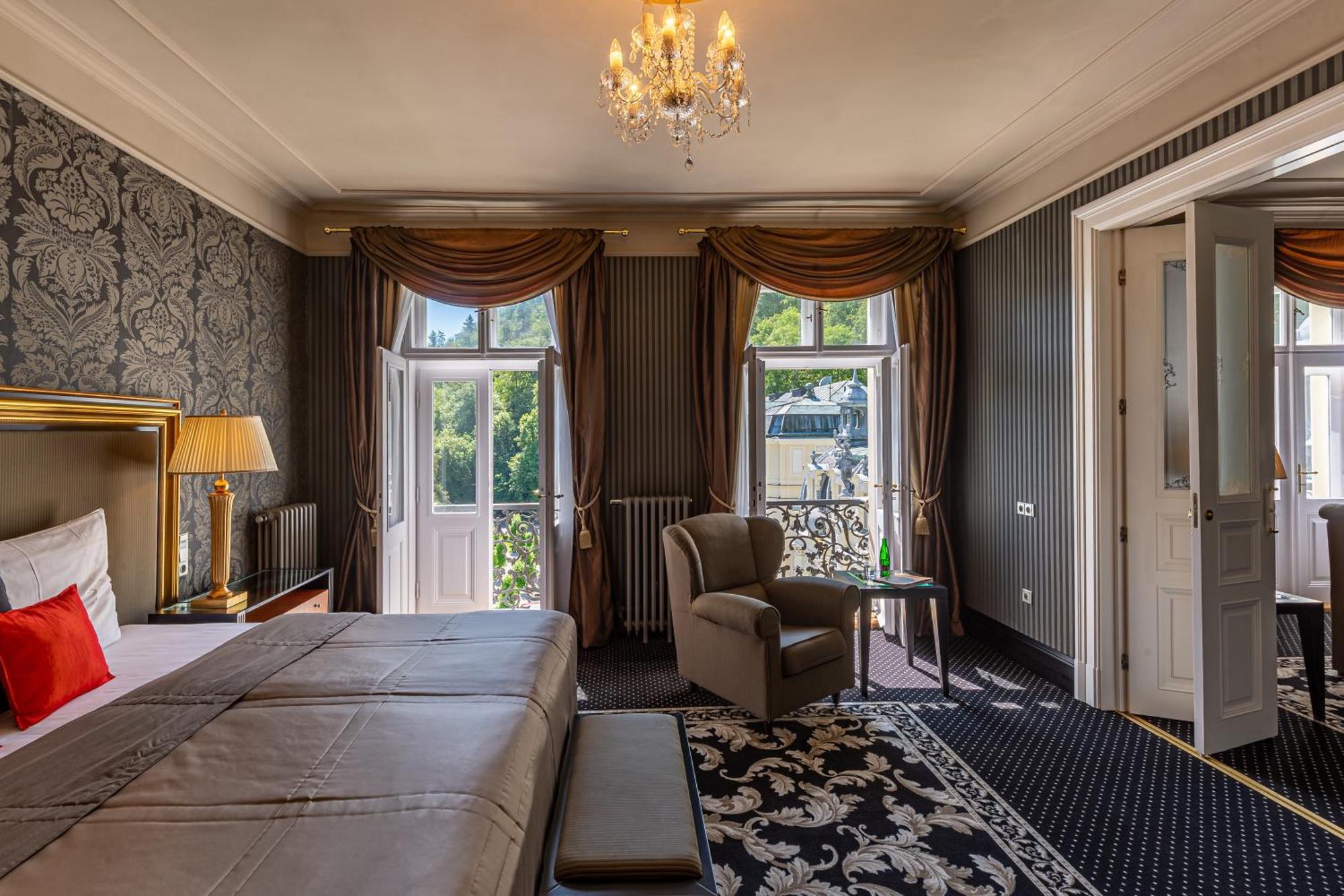 Riverside - Premier Suite front view with Wellness Access