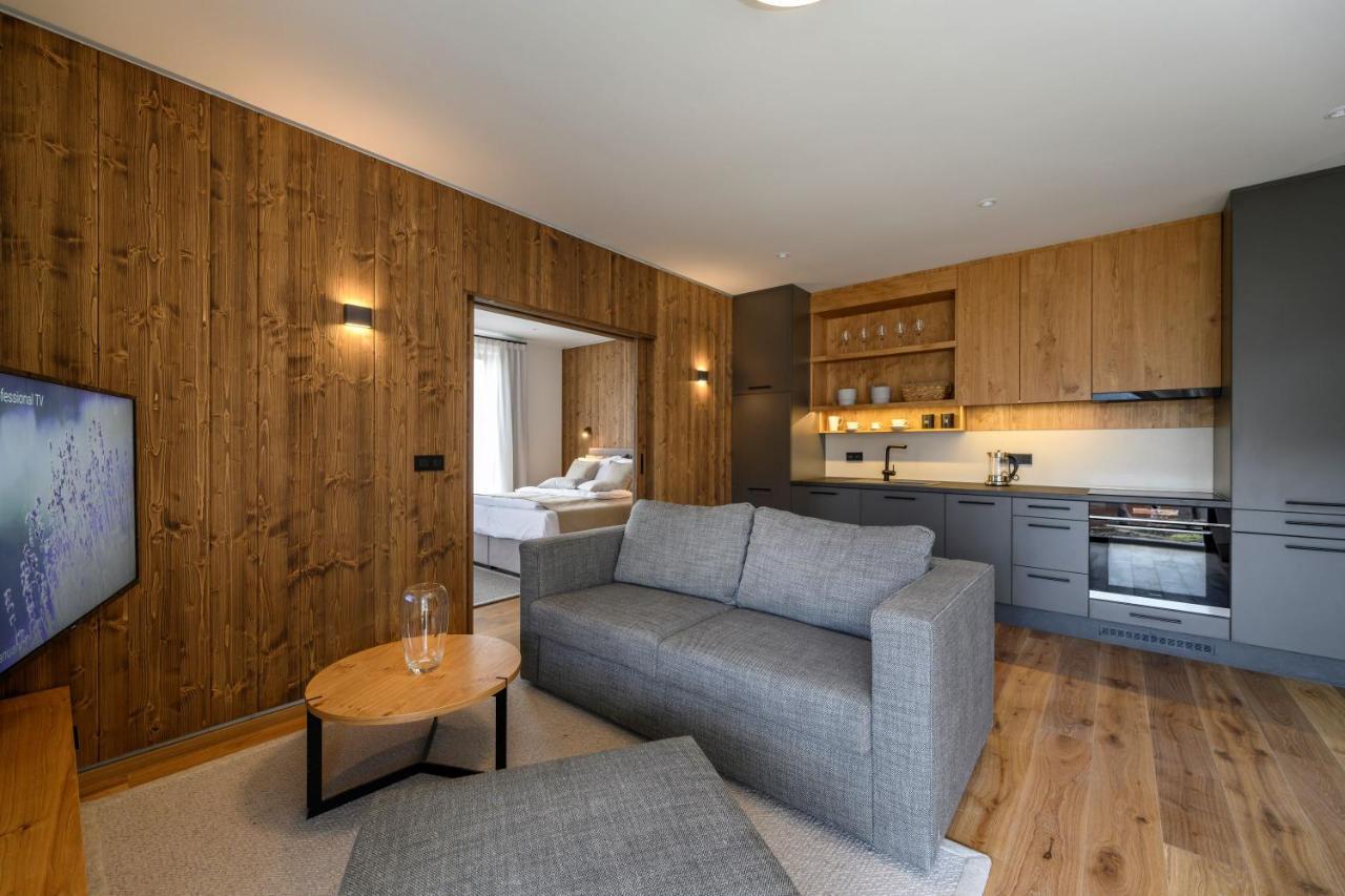 Apartmán se 2 ložnicemi a balkónem nebo terasou