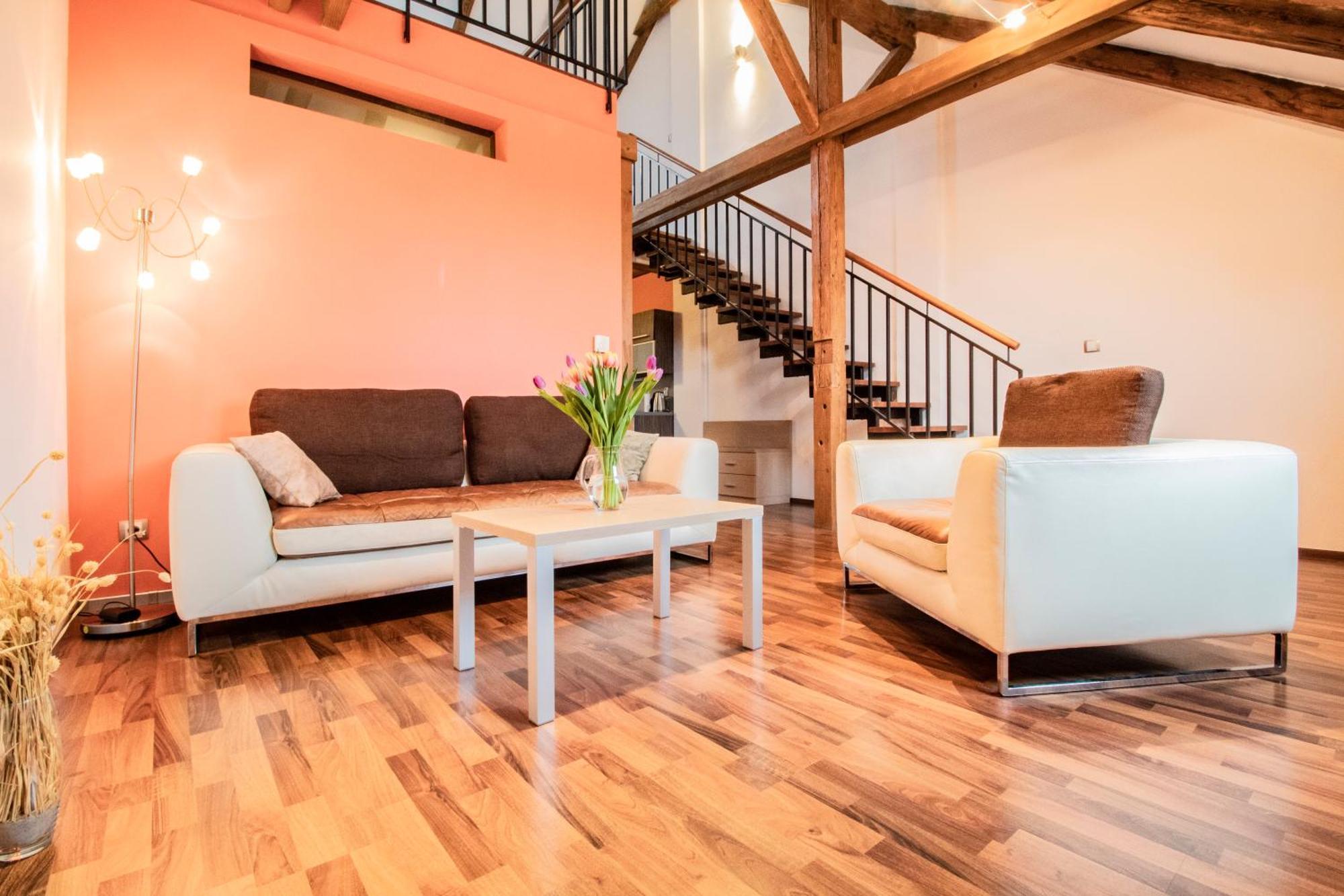 One-Bedroom Apartment - Split Level