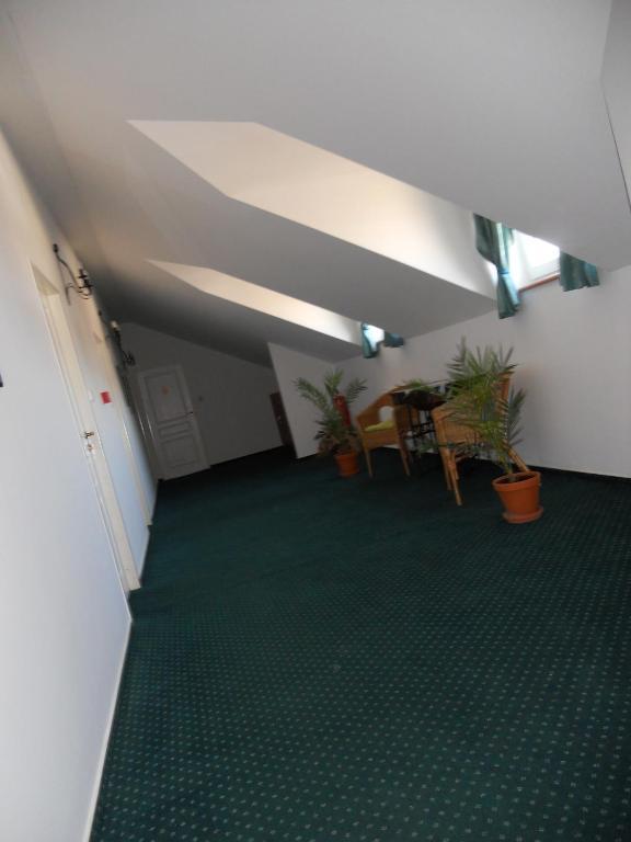 Doppel- oder Zweibettzimmer