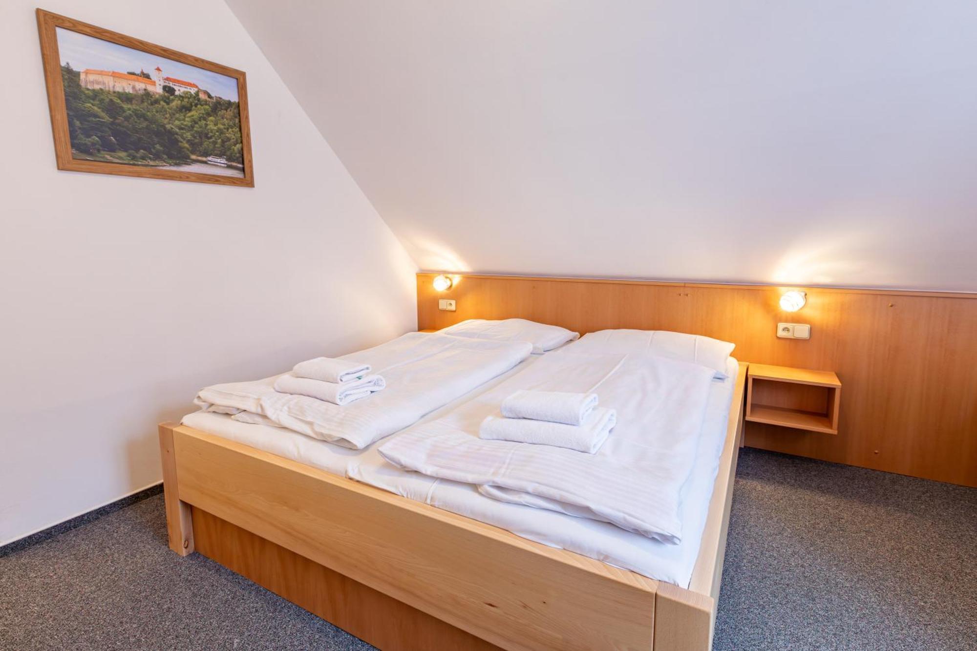 Dvoulůžkový pokoj s manželskou postelí nebo oddělenými postelemi