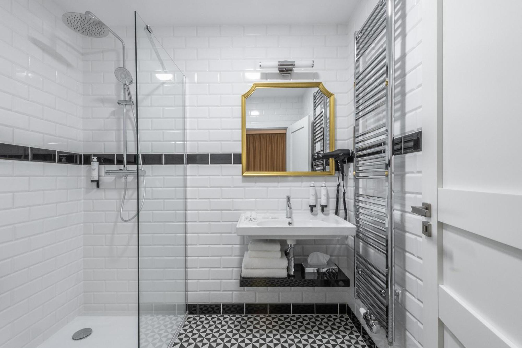 Luxury Quadruple Room,1663769256:JPEG