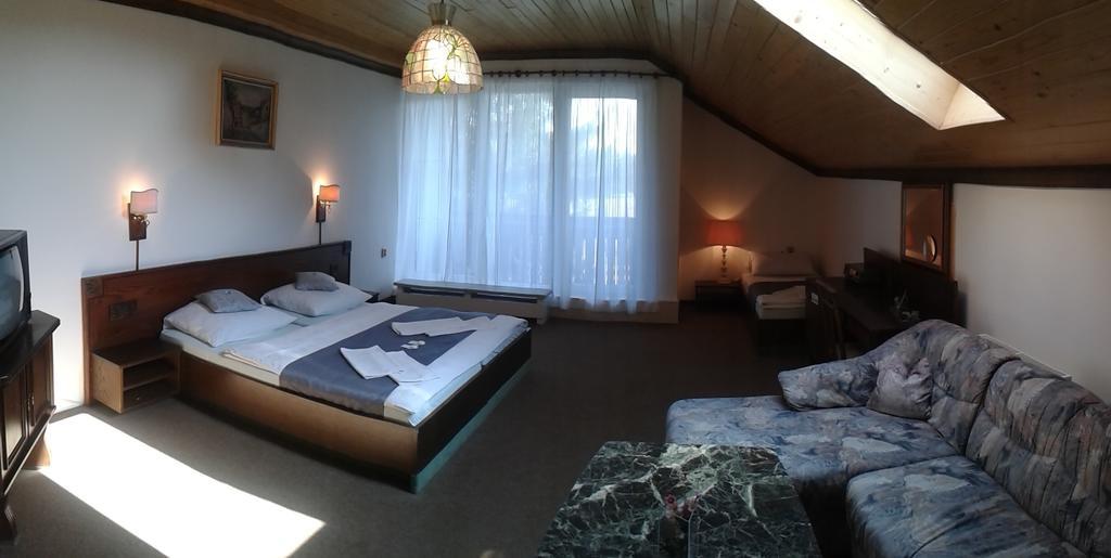 Čtyřlůžkový pokoj s balkonem
