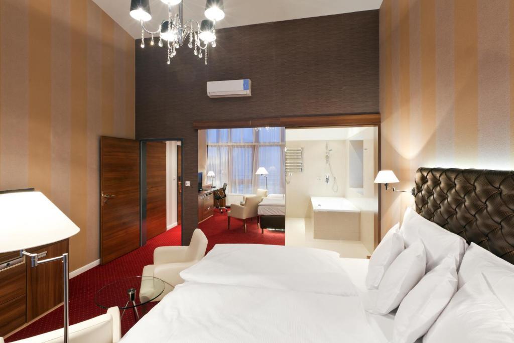 Oferta Specjalna – Pakiet de Luxe – Pokój Dwuosobowy Royal Club