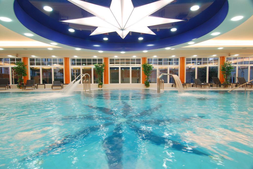 Dvoulůžkový pokoj Imperial – Superior Plus s manželskou postelí nebo oddělenými postelemi a vstupem do wellness a fitness centra