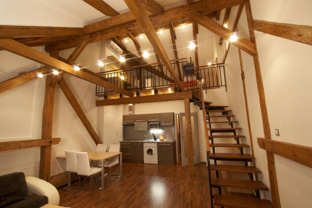 Two-Bedroom Apartment - Split Level