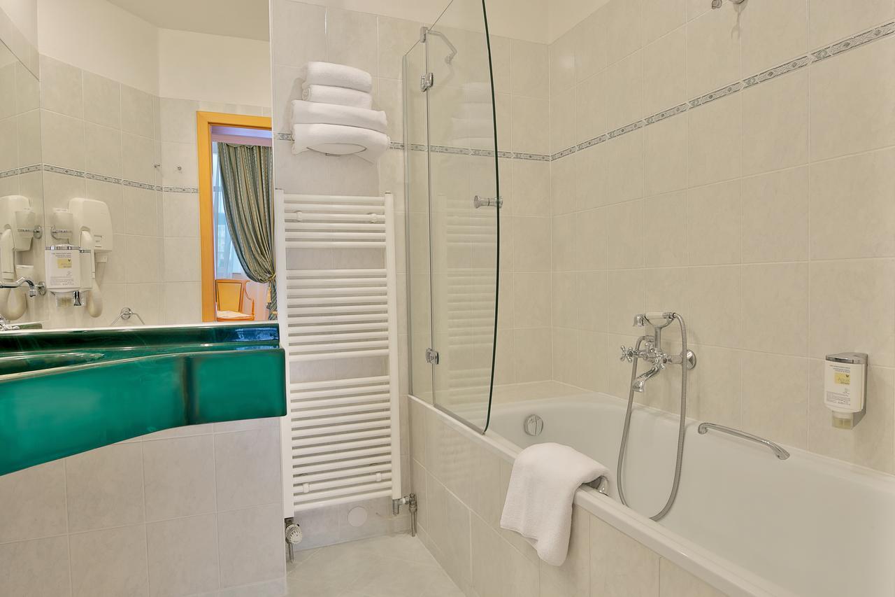 Special Offer Deluxe room with Stay & Relax package