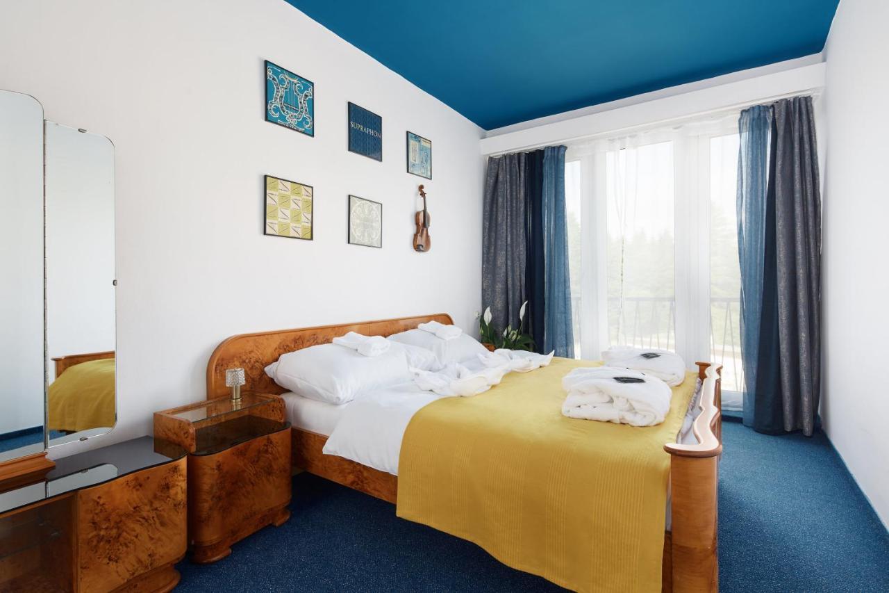 One-Bedroom Suite
