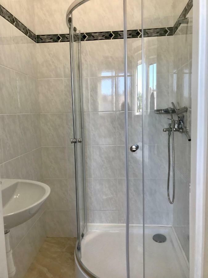 Doppelzimmer mit Gemeinschafts-WC