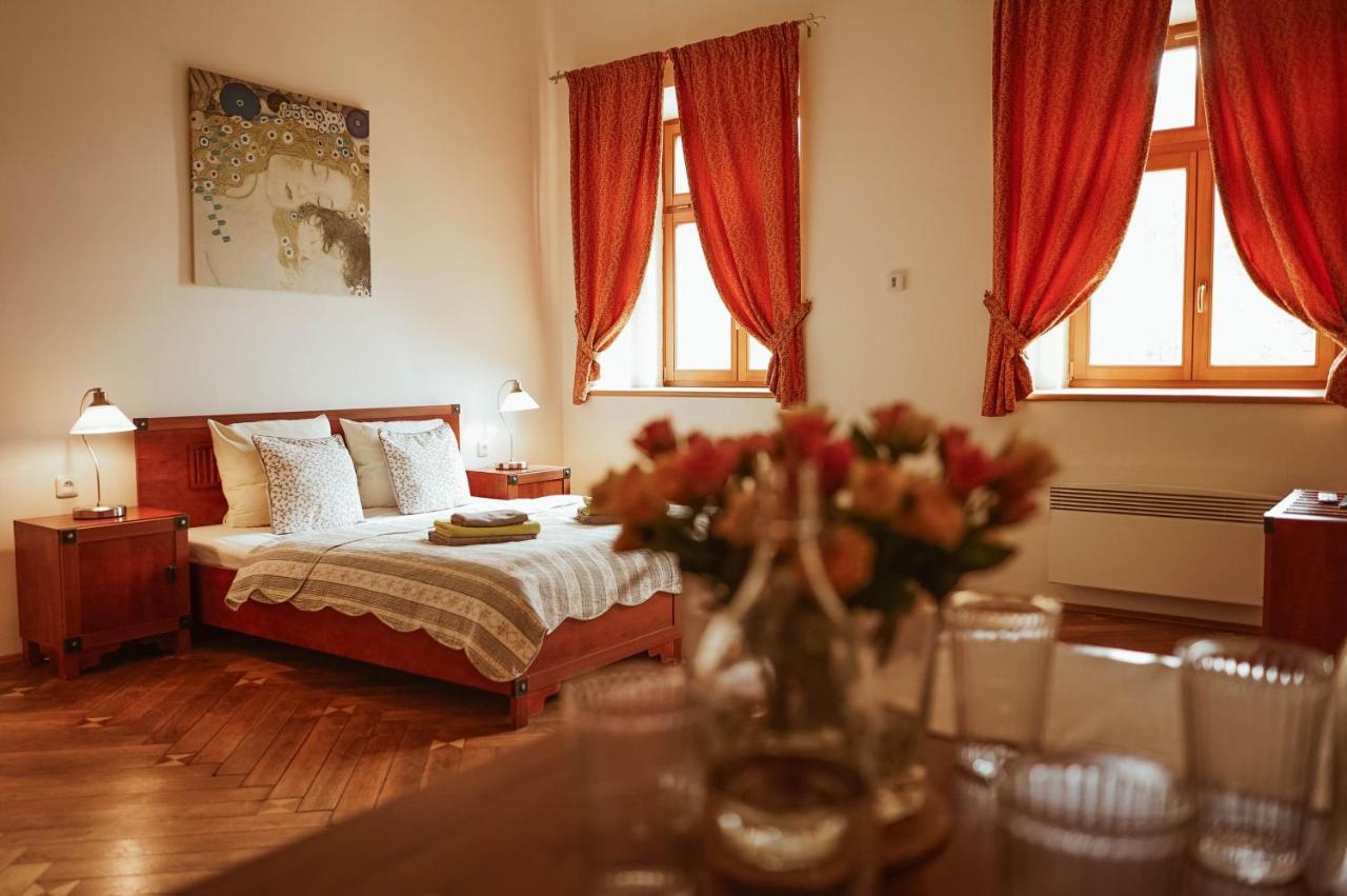 Studio with Garden View (2 Adults)