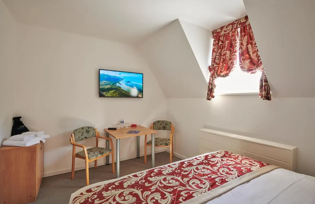 Hotel Mezní Louka-1
