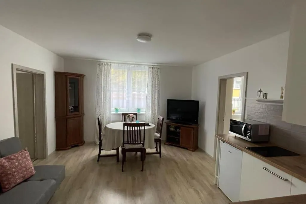 Dům nad Jezerem - apartmán I.-1