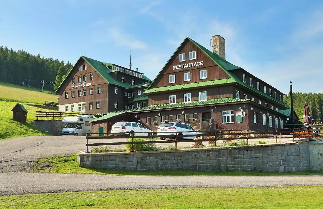 Horsky Hotel Zizkova Bouda-1