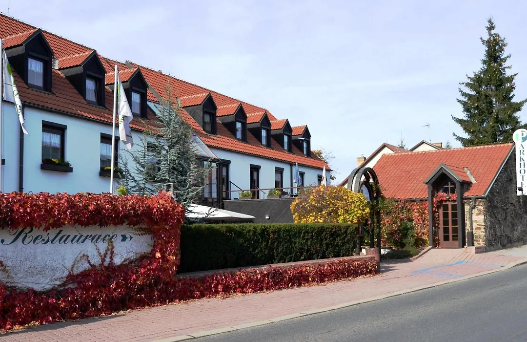 Park Hotel Pruhonice-1