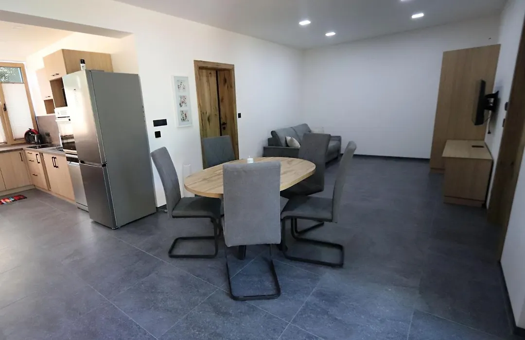 Bungalov u Draka Vřesina-1