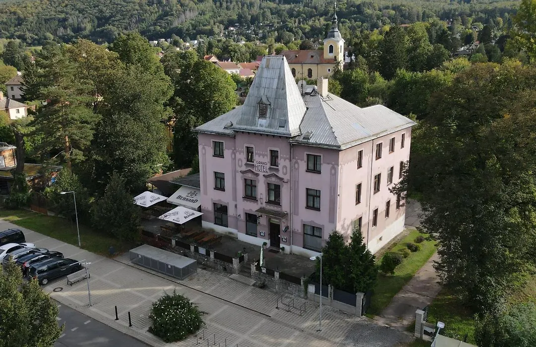 Hotel Grand-1