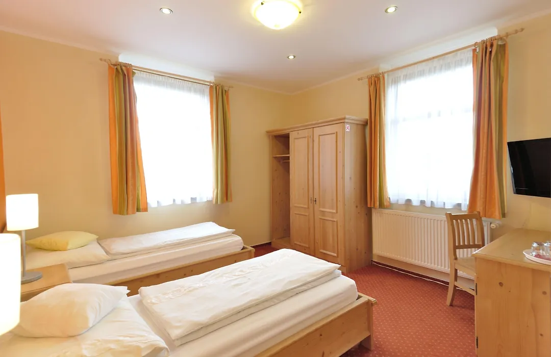 Wellness Hotel Zlata Lipa-1