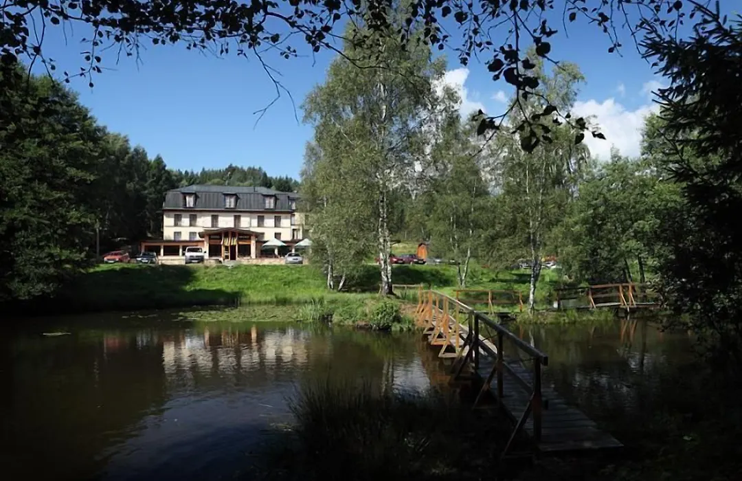 Hotel Ostrov-1