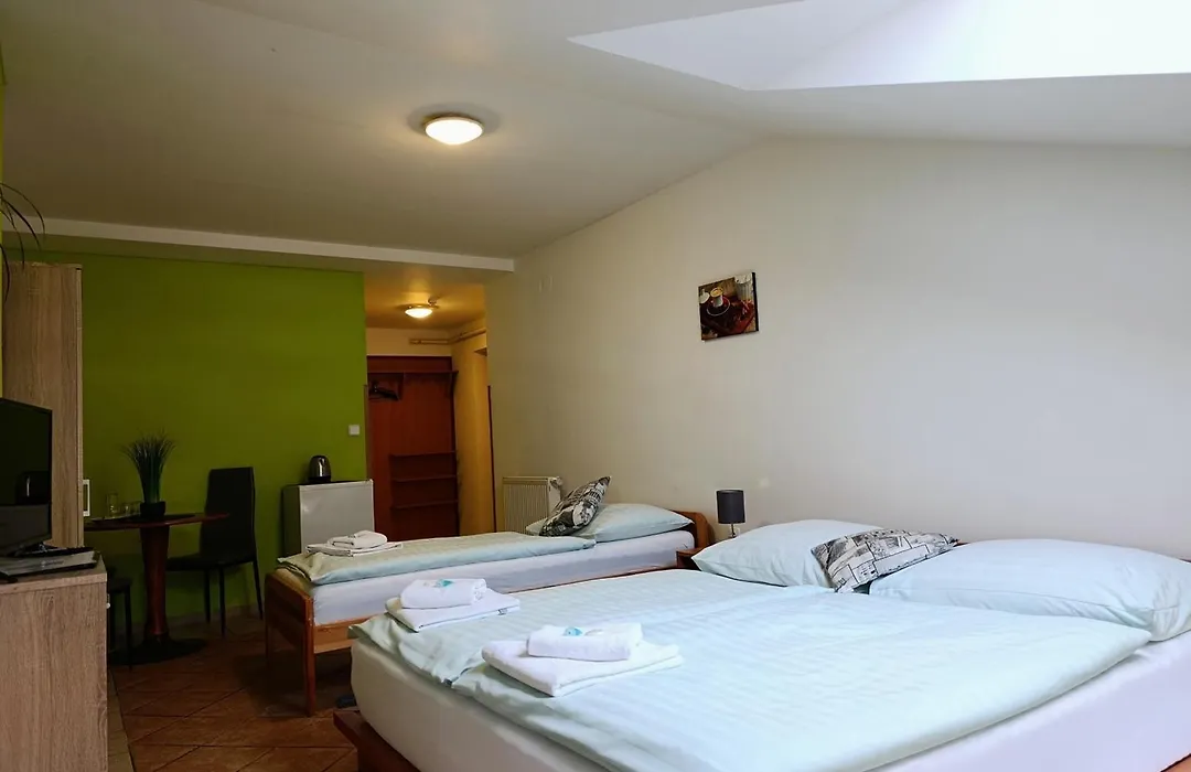 Hotel 28-1