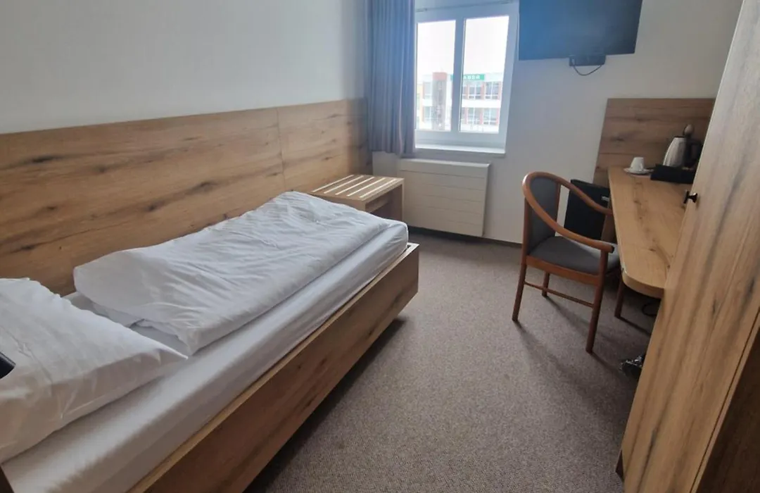 Hotel U Labutě-1