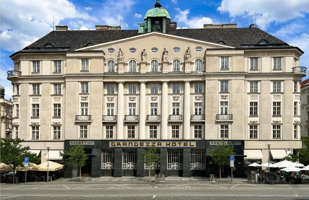 Grandezza Hotel Luxury Palace-1