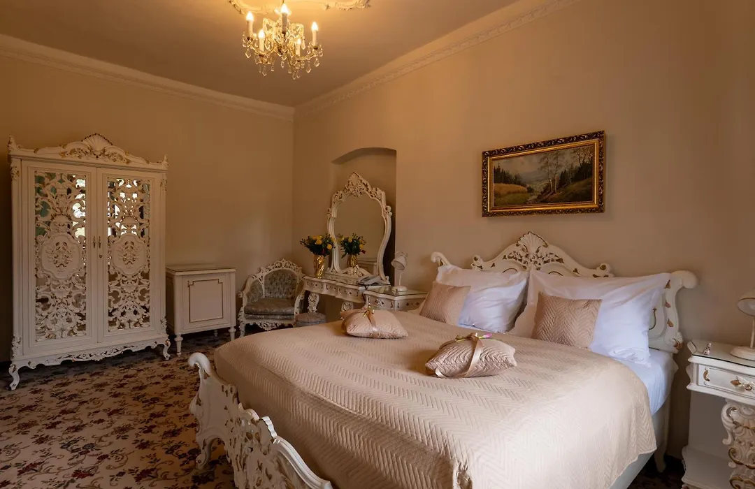 Lh Hotel Gold-1