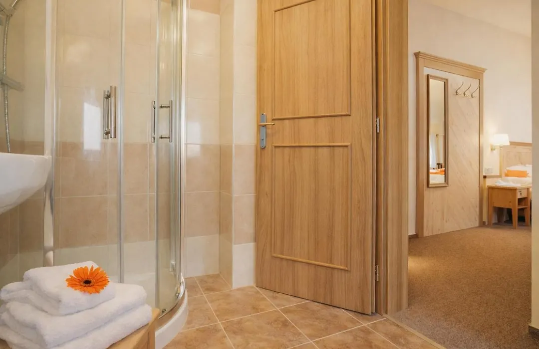 Hotel Obri Sud Javornik-1