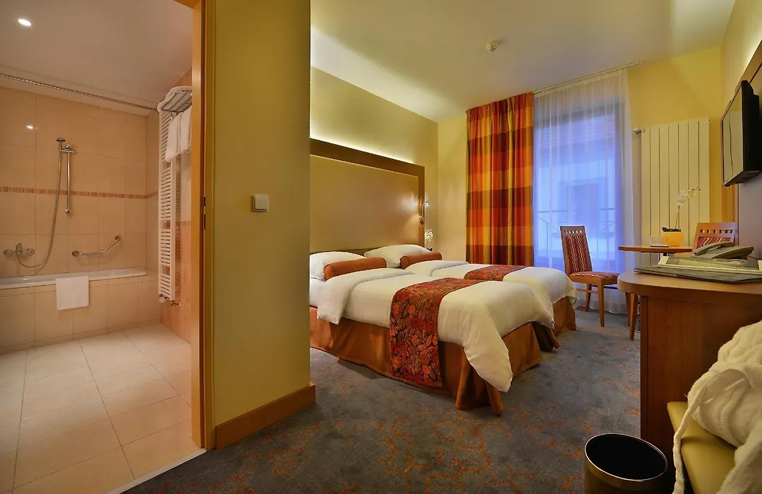 Maxmilian Lifestyle Resort-1