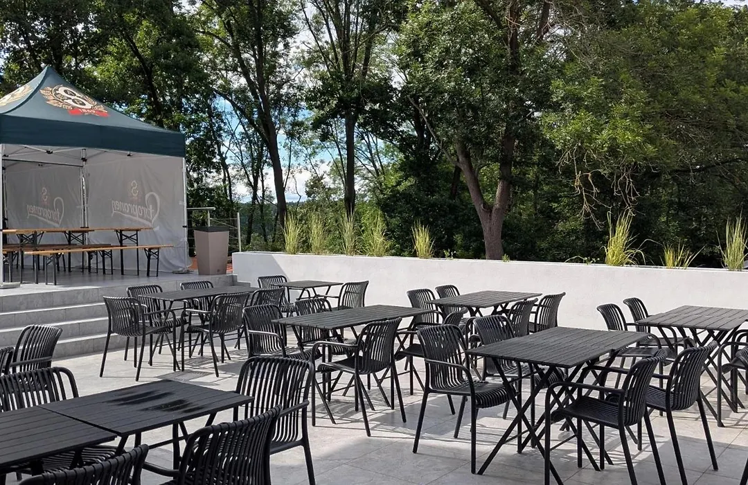 Resort Hotel Zvíkov-1