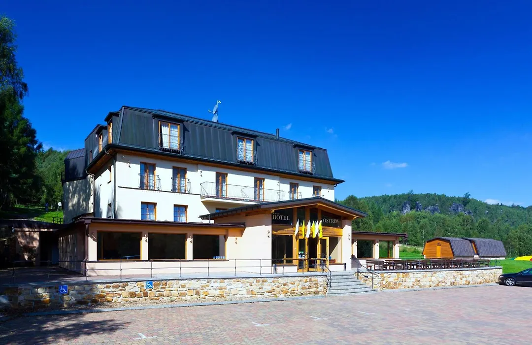 Hotel Ostrov-1