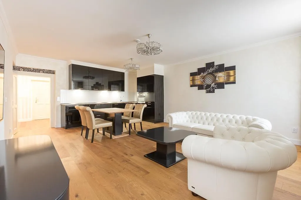 Wellness Hotel Republika 24 Apartments-1