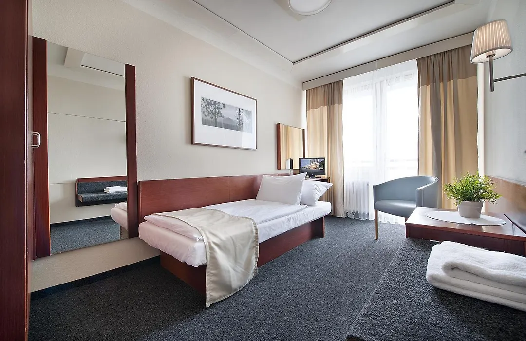 Hotel Kladno-1