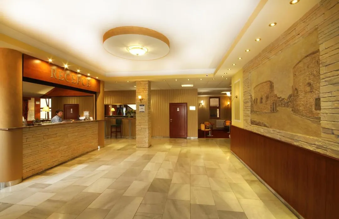 Hotel Strážnice-1