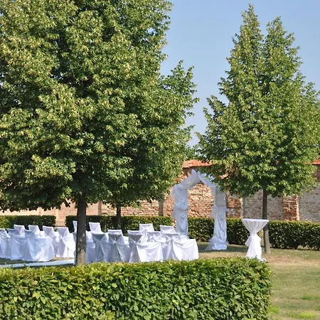Hotel Chateau Zamek Cejkovice-3