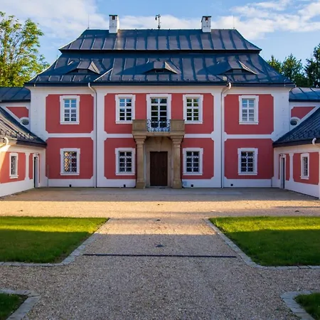 Lovecký zámek Karlštejn-2
