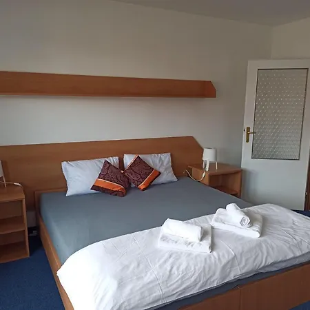 Hotel Jestřábí-3