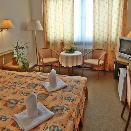Amber Hotel Bavor-2