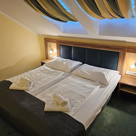 Hotel U Divadla-3