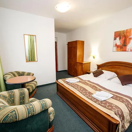 Hotel Grand-3