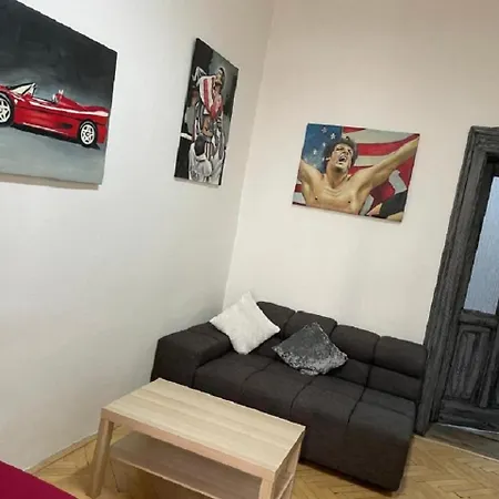 Red&Black Apartment City Centr-2
