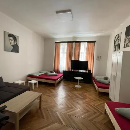 Red&Black Apartment City Centr-3