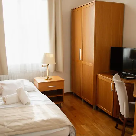 Hotel Pod Zelenym Dubem-3