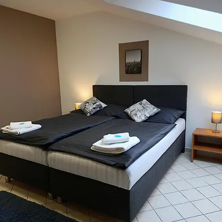 Hotel 28-3