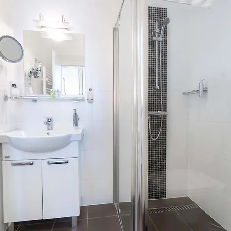 Zámeček Petrovice - free wellness 3h-2