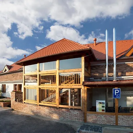 Penzion a Restaurace Vinařství Přítluky-2