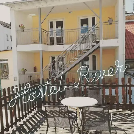 Hostel River-2