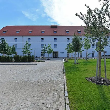 Lotrinský hotel-3