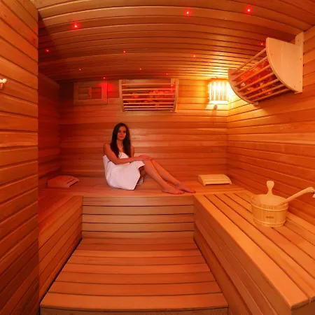 Lux Hotel Onyx-2