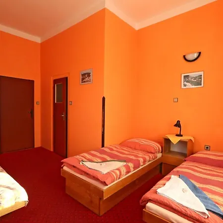 Hotel Astoria With Private Skibus-2